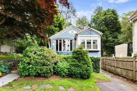 47 Rockdale Ave, Lynn, MA 01904