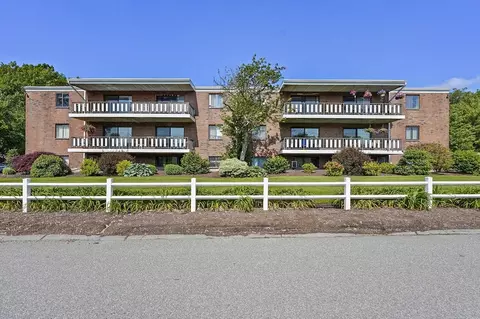 80 N Warren St #14, Woburn, MA 01801
