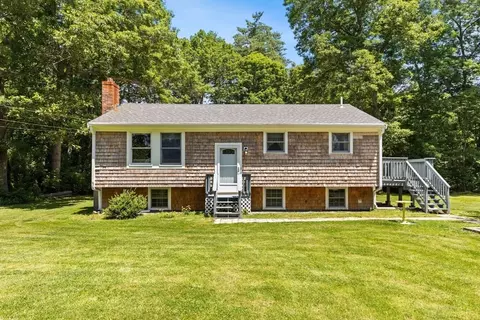 25 Palmer Mill Rd, Halifax, MA 02338