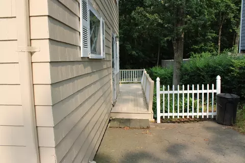 49 Newcomb Rd, Stoneham, MA 02180 photo 38