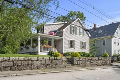 56 Prospect St, Marblehead, MA 01945