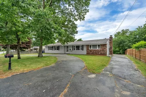 42 Charlotte Furnace Rd, Wareham, MA 02576