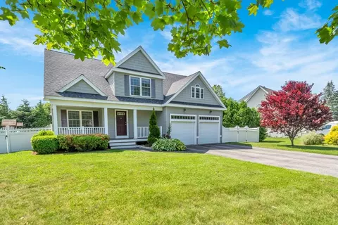 47 Fenwick Cir, Methuen, MA 01844