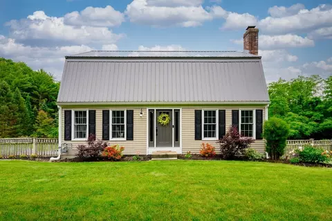 405 School St, Pembroke, MA 02359