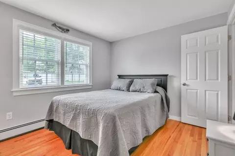 Bedroom - 48 Fourth Ave, Hyannis, MA 02601 photo 3 of 7