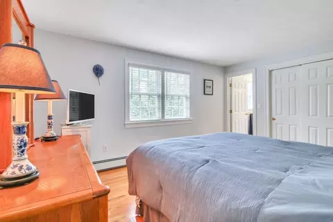 Bedroom - 48 Fourth Ave, Hyannis, MA 02601 photo 2 of 7