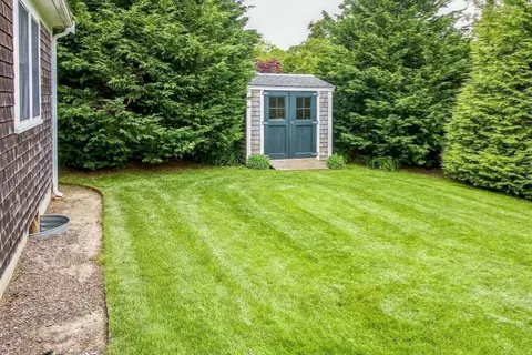 Exterior - 48 Fourth Ave, Hyannis, MA 02601 photo 4 of 5