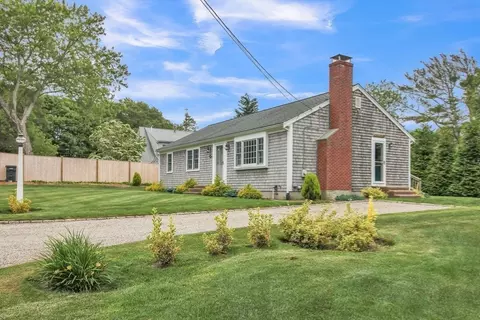 Exterior - 48 Fourth Ave, Hyannis, MA 02601 photo 5 of 5