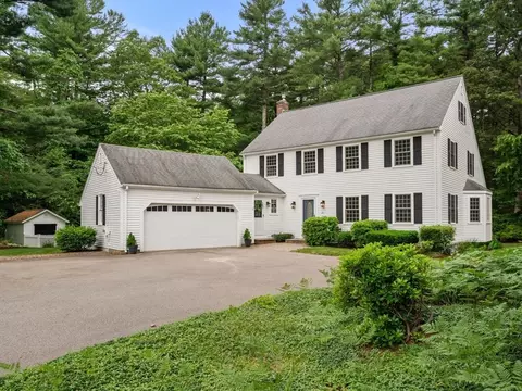 23 Lafayette Dr, Walpole, MA 02032