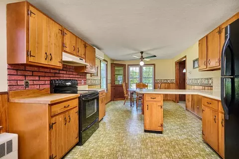 14 Sheldon Ave, Easthampton, MA 01027 photo 14