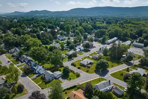 14 Sheldon Ave, Easthampton, MA 01027 photo 6