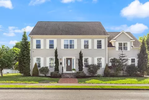 263 Hunnewell St, Needham, MA 02494