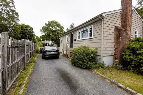 24 Curve St, Brockton, MA 02302