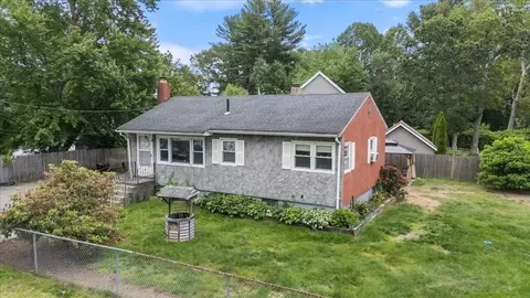 15 Oak St, Tewksbury, MA 01876