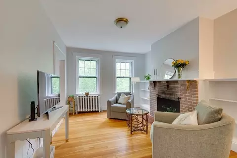 42 Linnaean St #12, Cambridge, MA 02138
