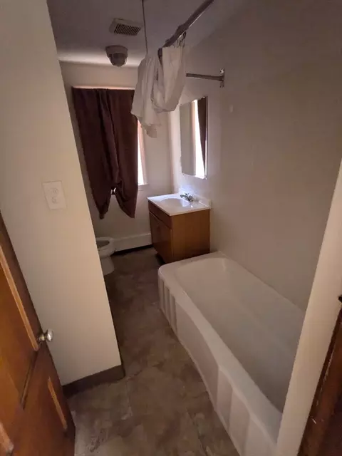 Bath - 18 Bowdoin St, Worcester, MA 01609 photo 2 of 2