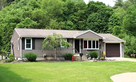 155 Old Palmer Rd, Brimfield, MA 01010