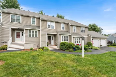 142 Laurelwood Dr #142, Hopedale, MA 01747