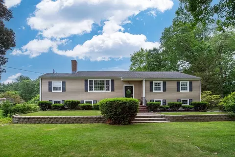 7 Perkins Row, Topsfield, MA 01983