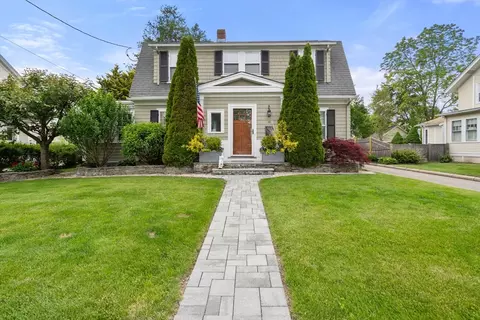 39 Stevens Rd, Needham, MA 02492