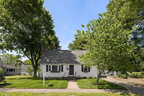 16 Carol Dr, Dedham, MA 02026