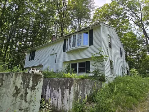 35 Beacon St, Orange, MA 01364