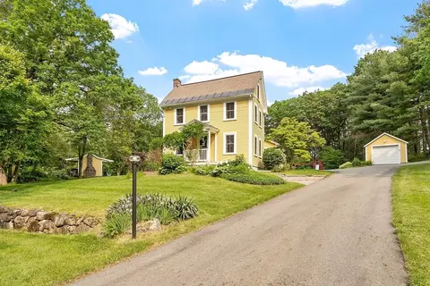 37 Chester St, Andover, MA 01810