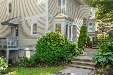 18 Landing Dr #18, Methuen, MA 01844