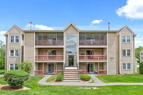 78 Randolph Dr #78, Tewksbury, MA 01876