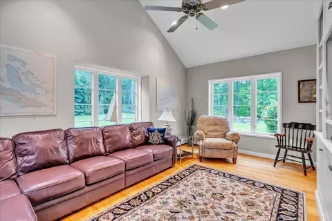 144 Pine St, Dover, MA 02030 photo 18