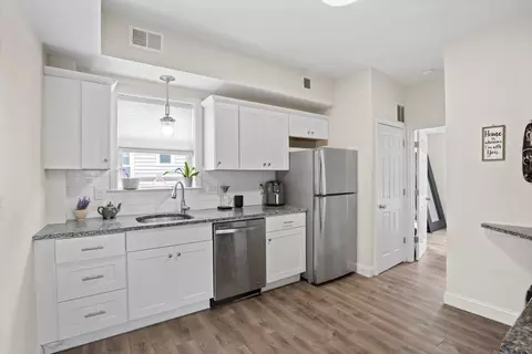 10 Elliott Pl #3F, Peabody, MA 01960