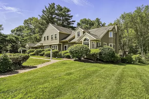 8 Birchwood Ln #8, Hopkinton, MA 01748