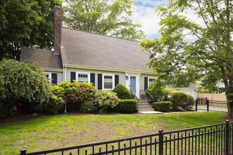343 Greendale Ave, Needham, MA 02494