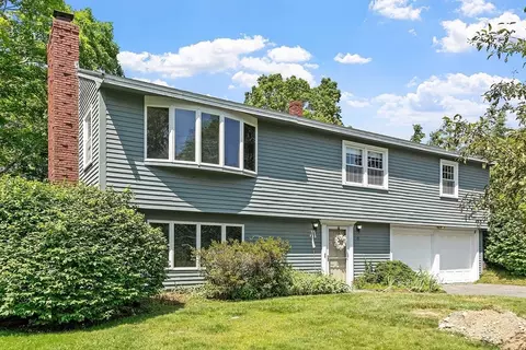 15 Greenbrook Rd, Hamilton, MA 01982