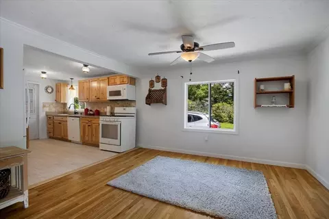 42 Beechwood Dr, Mashpee, MA 02649 photo 6
