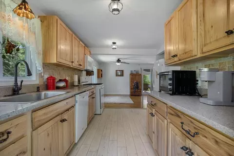 42 Beechwood Dr, Mashpee, MA 02649 photo 7