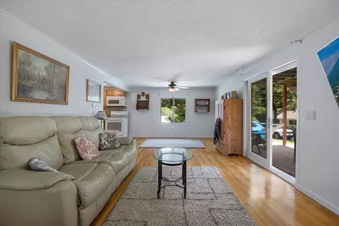 42 Beechwood Dr, Mashpee, MA 02649 photo 3