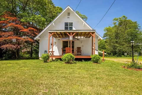 42 Beechwood Dr, Mashpee, MA 02649