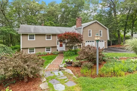 15 Sleigh Rd, Chelmsford, MA 01824