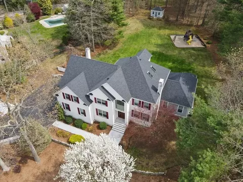 54 Wagon Rd, Walpole, MA 02081 photo 2