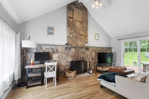 Living - 649 Robin Hill St, Marlborough, MA 01752 photo 1 of 2