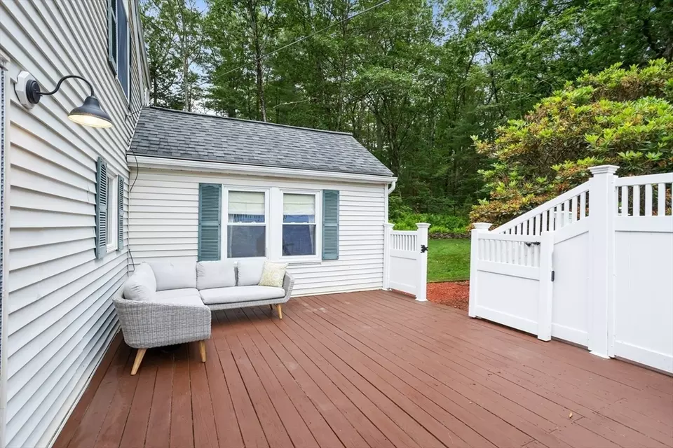 Exterior - 649 Robin Hill St, Marlborough, MA 01752 photo 2 of 6