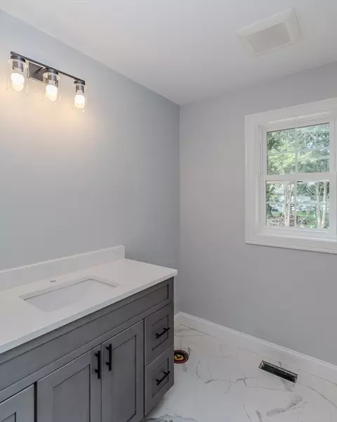 116 Homestead Ave, Springfield, MA 01151 photo 6