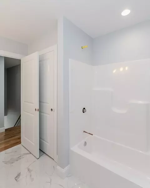 116 Homestead Ave, Springfield, MA 01151 photo 13