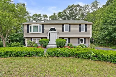 160 South St, Holbrook, MA 02343