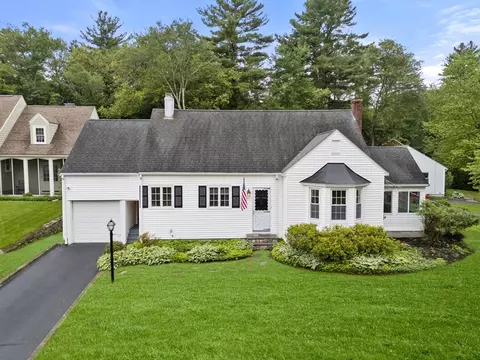 21 Marywood St, Uxbridge, MA 01569