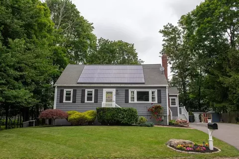 15 Lambert Ave, Stoughton, MA 02072