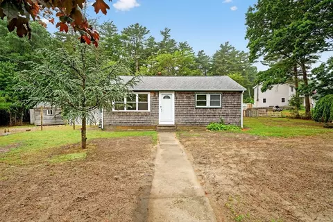 190 Hathaway St, Wareham, MA 02571