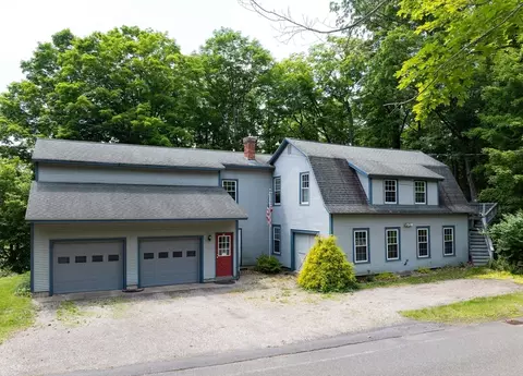 53 Henry St, Amherst, MA 01002