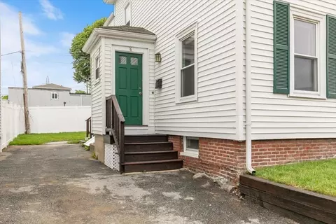 16 Rantoul St, Beverly, MA 01915 photo 4